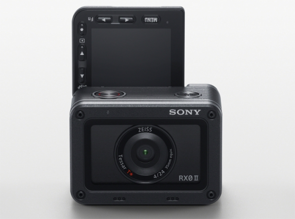 Sony RX0 II: экшен-камера с откидным дисплеем за €800