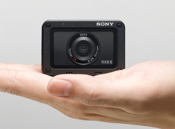 Sony RX0 II: экшен-камера с откидным дисплеем за €800