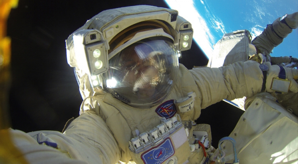 Российские космонавты могут получить модульный скафандр