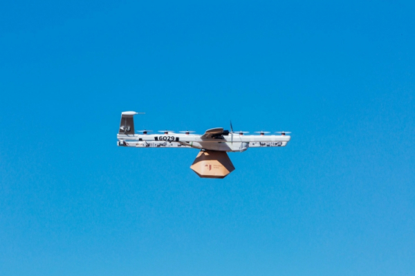 Wing стала первым сертифицированным оператором по доставке с использованием дронов в США