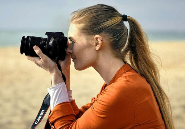 Canon EOS 250D — самая лёгкая зеркалка с поворотным дисплеем и видео 4K