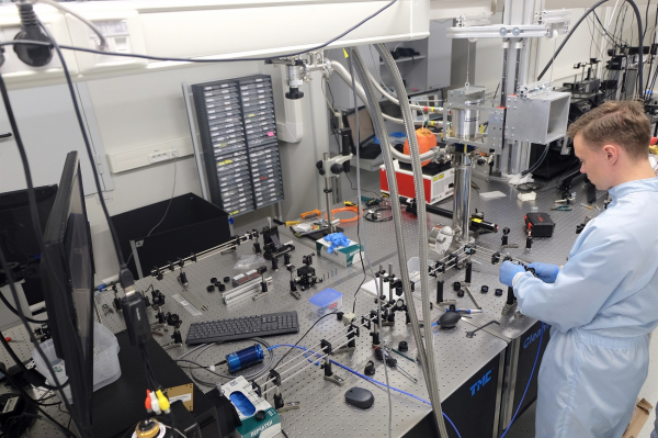 Фотоэкскурсия: что делают в лаборатории квантовых материалов Университета ИТМО