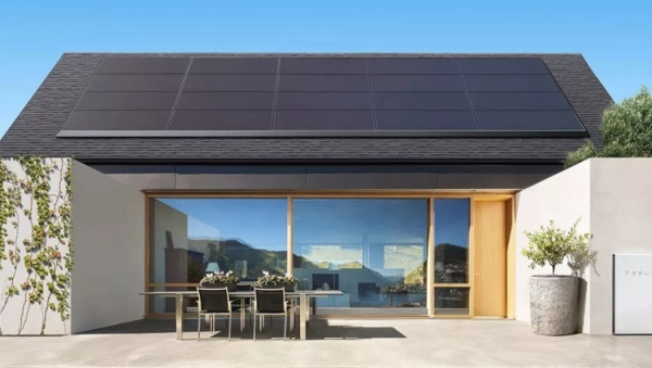 Tesla снижает цены на солнечные панели, пытаясь оживить продажи