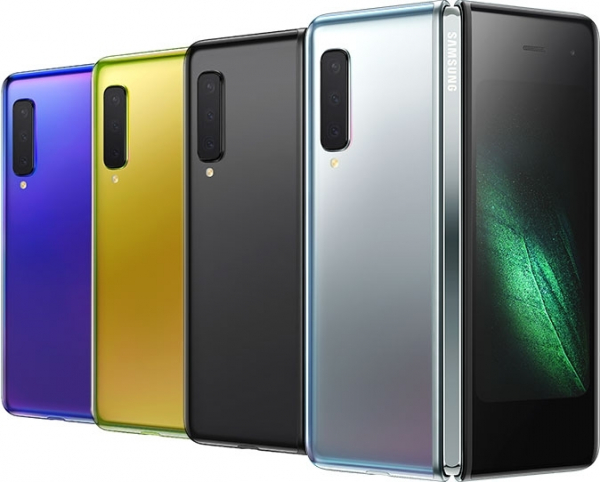 Слухи: Samsung исправит две детали в Galaxy Fold и выпустит гибкий смартфон в июне