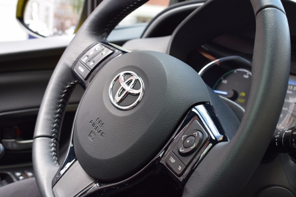 Toyota займётся разработкой чипов для робомобилей