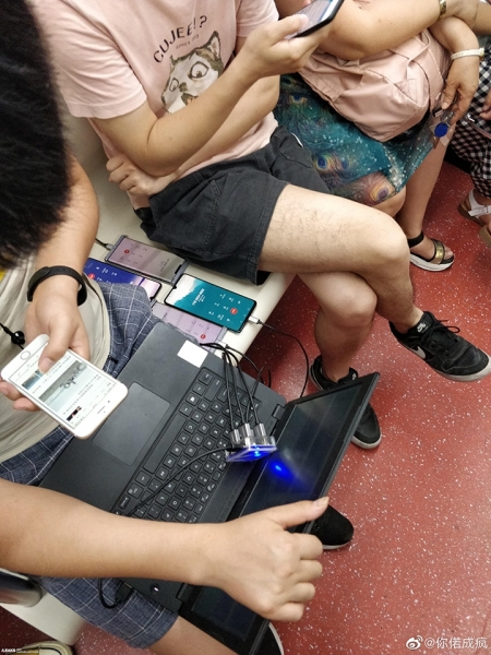 Неанонсированный смартфон Huawei Mate 30 Pro замечен в метро