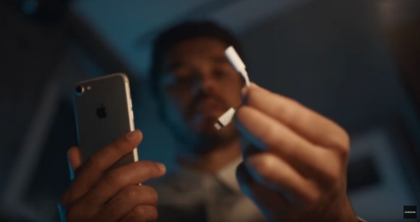 «Переобуваемся на ходу»: после анонса Galaxy Note 10 Samsung удаляет видео с давним троллингом Apple