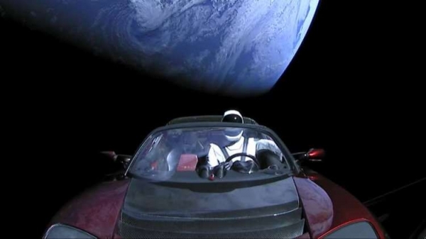 Tesla Roadster вместе с манекеном Starman завершили полный виток вокруг Солнца