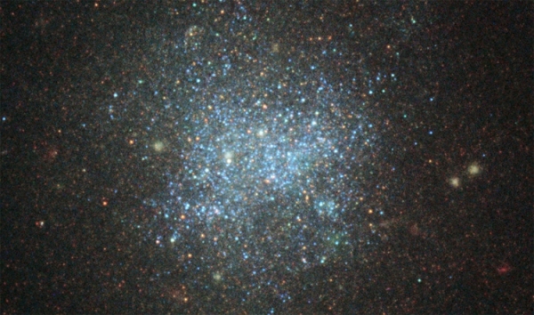 Фото дня: галактика низкой поверхностной яркости глазами «Хаббла»