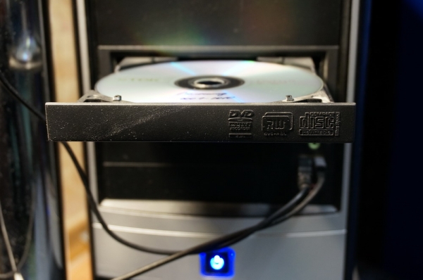 Хранение фотографий на DVD-дисках в 2K19-м (в 2190-м? в 2238-м?)