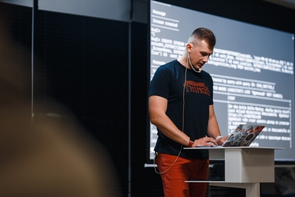 ΠΠ°ΡΠ΅ΡΠΈΠ°Π»Ρ Ρ ΠΌΠΈΡΠ°ΠΏΠ° ΠΏΠΎ ΠΠ°ΡΠΊΠ΅: Π‘DC ΠΊΠΎΠ½Π½Π΅ΠΊΡΠΎΡΡ, ΠΏΡΠΎΠ±Π»Π΅ΠΌΡ ΡΠΎΡΡΠ°, Kubernetes