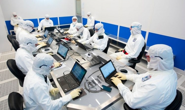 Вспышка коронавируса может помочь Intel в борьбе с AMD