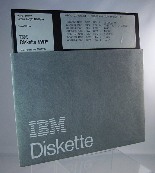 Внешние накопители данных: от времен IBM 1311 до наших дней. Часть 1