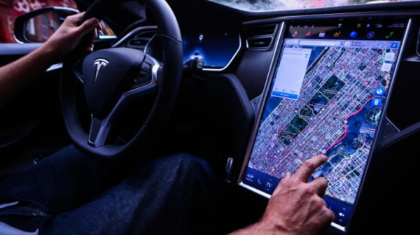 В США начато расследование по факту отказов сенсорных экранов в Tesla Model S