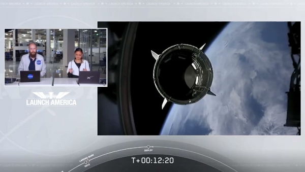 Видео: космонавты NASA впервые управляют кораблём Crew Dragon с помощью сенсорных экранов