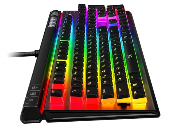 Клавиатура HyperX Alloy Elite 2 снабжена индивидуальной RGB-подсветкой кнопок