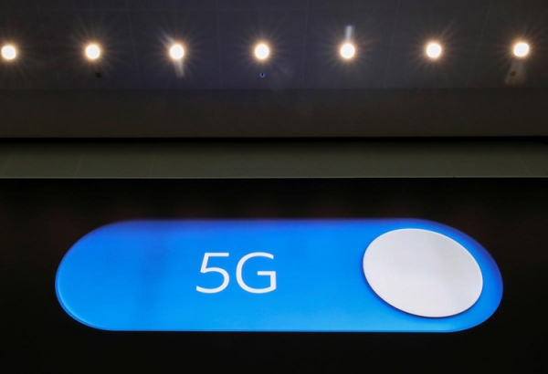 Новый 5G-смартфон Realme получит двойную батарею и 64-Мп квадрокамеру