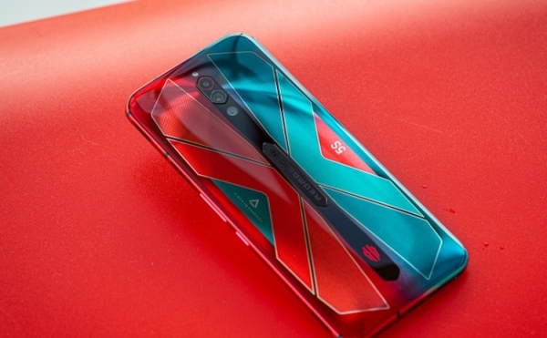 Игровой смартфон ZTE Nubia Red Magic 5S вышел на международный рынок за $579