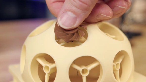 Энтузиаст оснастил процессорный кулер 15 мини-вентиляторами — они оказались не хуже большого, но сильно шумят