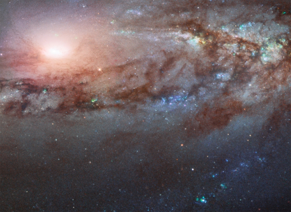 Фото дня: необычный взгляд на галактику Messier 90